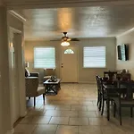 Beautiful Home At Botanical Gardens